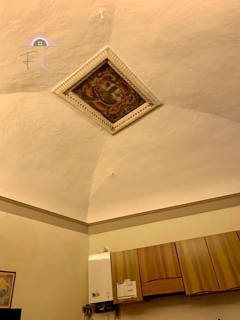 narni centro storico appartamento con affreschi in palazzo storico  1.png